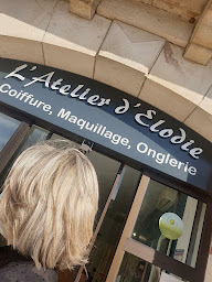 Photo n°9 de L'atelier d'Elodie à Villeneuve (Salon de coiffure)