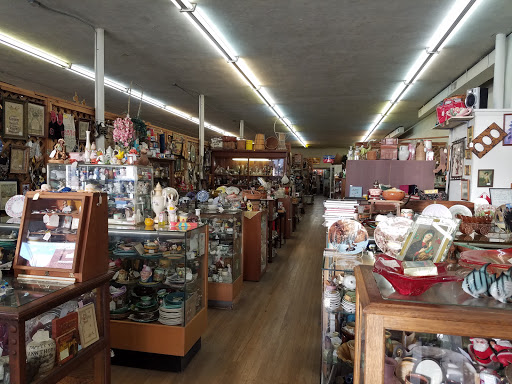 Vinita Antique Mall on Route 66 & Jefferson Highway Gallery - United States
