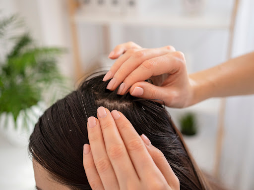 Dandruff is a common problem which causes itchy, flaky skin on the scalp. Aloe Vera, Coconut oil… post image