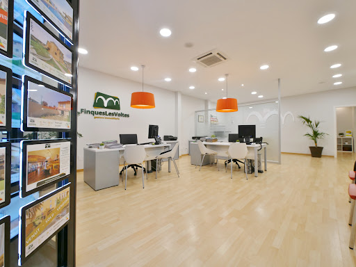 Les Voltes Real Estate