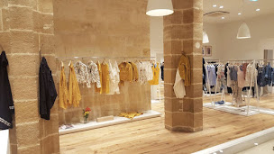 Photo n°4 de HIGH à Bordeaux (Magasin de vêtements pour femmes)