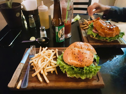 JJ BURGERS & Salads Gallery - Mexico