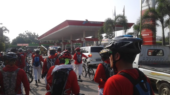 Pertamina gas station Nanggewer, Author: Kardi Ir