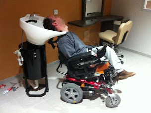 Photo n°3 de KALLISTE BEAUTE Équipements de salon de coiffure en milieu médicalisé PMR/TMS à Soubran (Salon de coiffure)