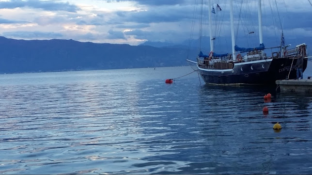 La Piazza Café Restaurant Pizzeria, Παραλία Ραχών - Εστιατόριο