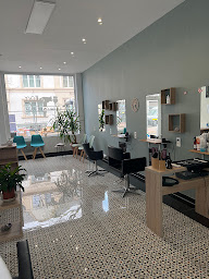 Photo n°21 de Le salon de Julia à Bischwiller (Salon de coiffure)
