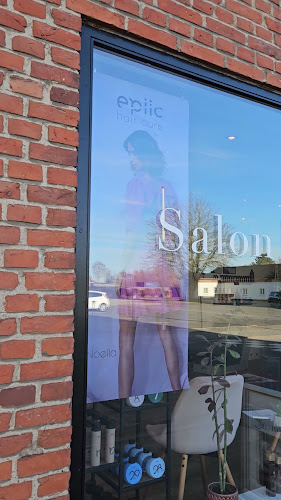 Åbningstider for Salon L