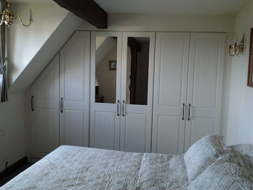 Gerard Moore Bedroom Design Logo