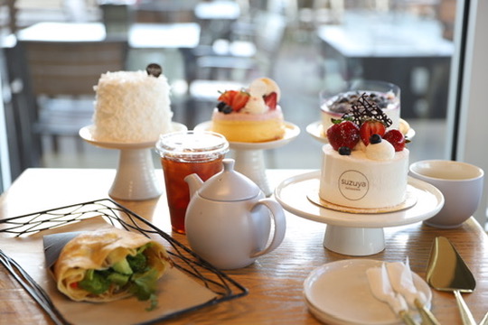 Suzuya Patisserie by null