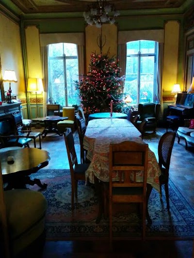 Photos of HUSET