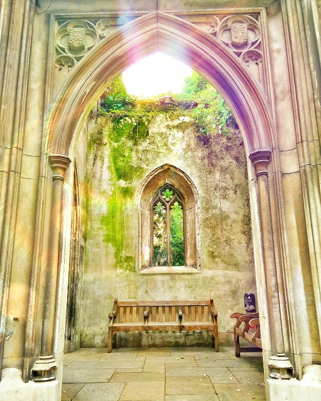 Saint Dunstan in the East Church Garden