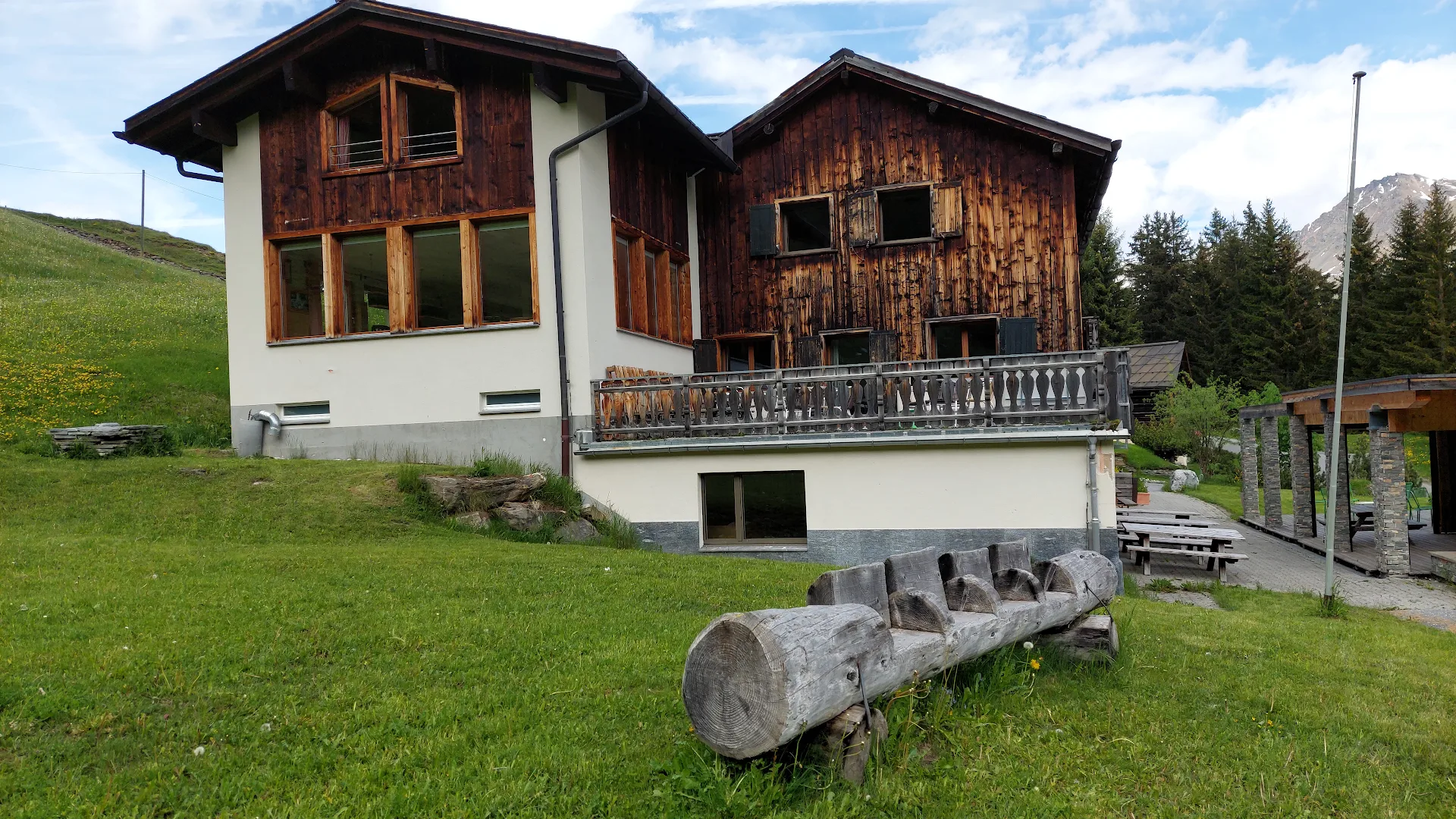 Tgantieni sot Haus mit Herz / Rischatsch