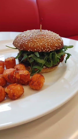 Elephants Delicatessen by null