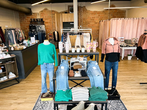 Small Town Sisters Boutique - Thumbnail