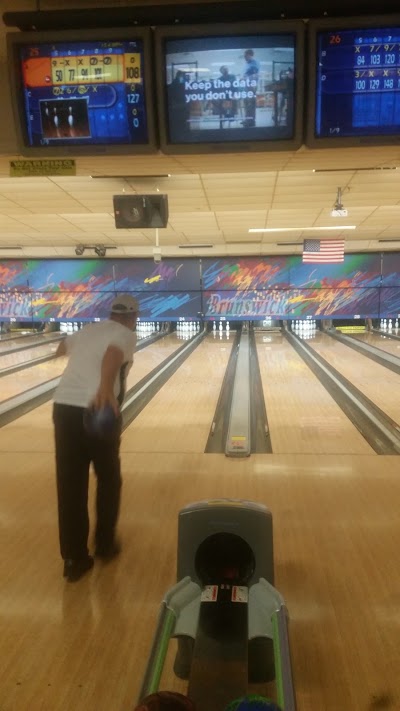 Photos of Brunswick Zone Playmor Bowl