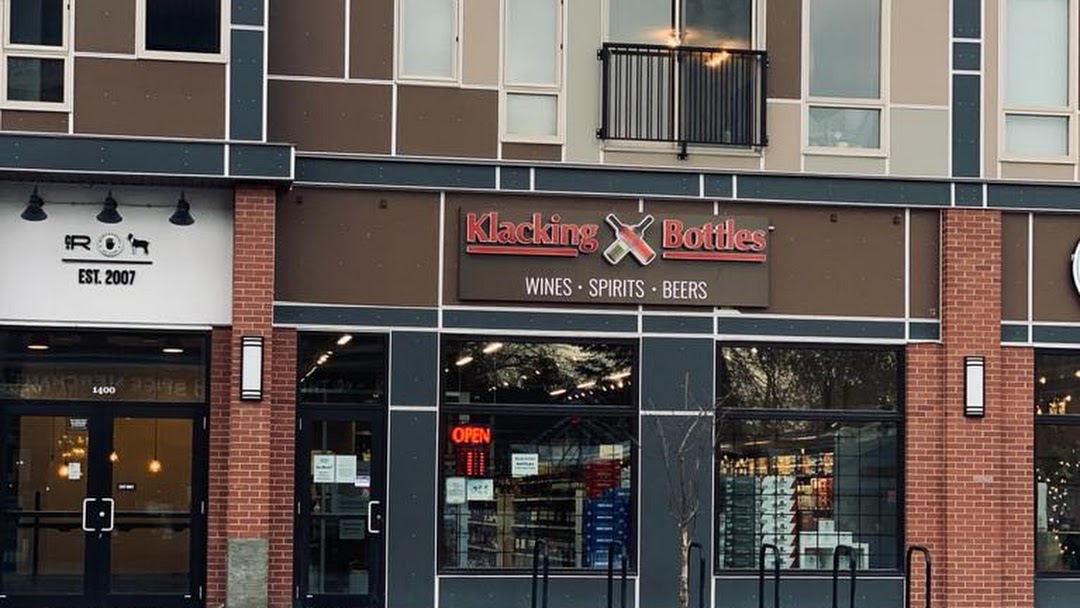 Klacking Bottles The Liquor Store on 9th Liquor Store in Inglewood