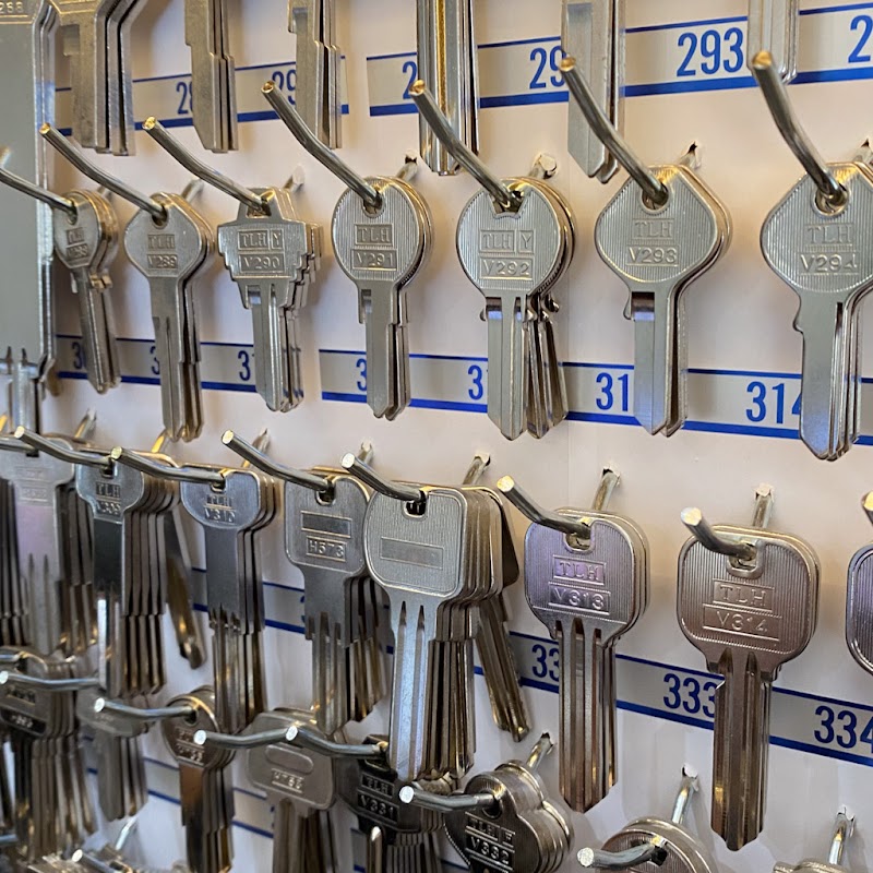 あなたの街の鍵屋さん Your city locksmith