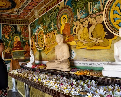 Photos of Tissamaharama Stupa