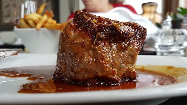 Aria Bistro and Lounge