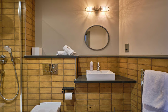 Dog & Fox (Hotel) by null