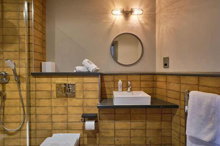 Dog & Fox (Hotel) by null