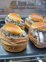 Photo n°4 de Le Commerce (Bar - snack, Epicerie - Dépôt de Pain - Jeux - Pizza à emporter) à Tréméoc (Pizzas à emporter)