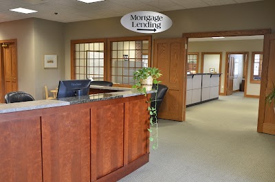 Decorah Bank & Trust Co