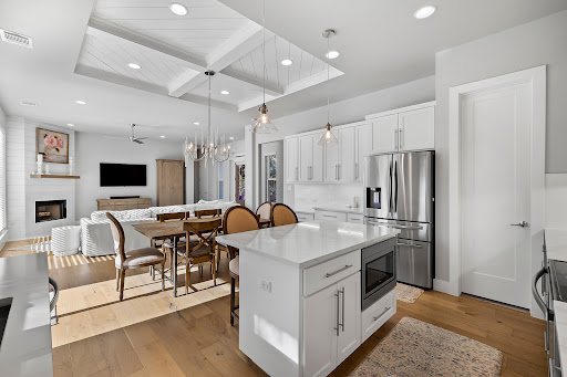 Laura McMillan REALTOR® | Austintatious512 - Thumbnail