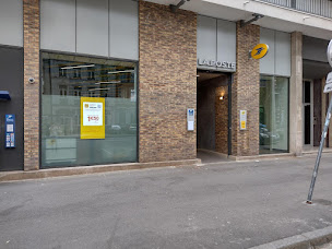 Photo n°4 de La Poste - Centre d’examen du code de la route à Lille (École technique)