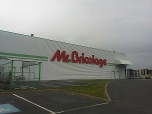 Photo n°21 de Mr.Bricolage Royan à Royan (Magasin d'outillage)