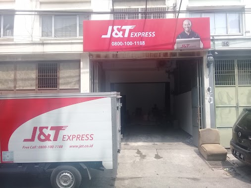 J&T Express Duripulo, Author: Raka Diningrat