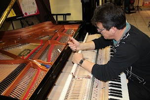 Photo n°4 de Dutin Musique à Lons-le-Saunier (Magasin d'instruments de musique d'occasion)