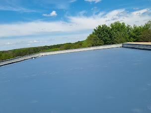Photo n°3 de ECE Etanchéité - Services d'étanchéité professionnels à Redon à Sainte-Marie (Magasin de matériel pour l'entretien des toitures)