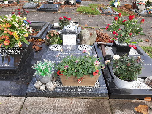 Tadcaster Cemetery Gallery - United Kingdom