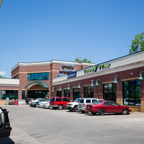 Bobby & Steve's Auto World - Nicollet