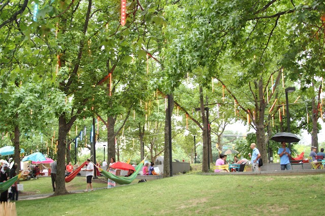 Spruce Street Harbor Park