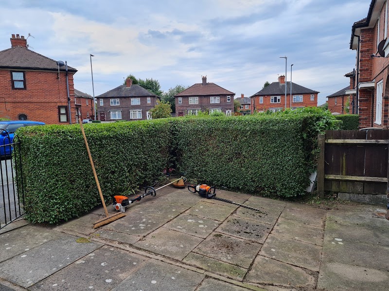 4 seasons garden and property maintenance photo 2