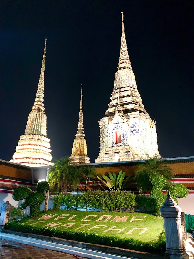 Wat Pho (Reclining Budha Statue)