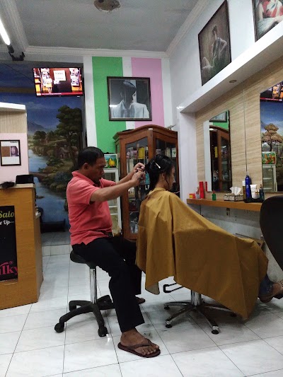 Photos of D'Nafa Salon