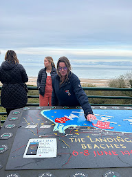 Photo n°18 de Cécile Normandy Visits à Caen (Traducteur)