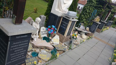 Photos of Kiskőr&ouml;si Evang&eacute;likus Temető