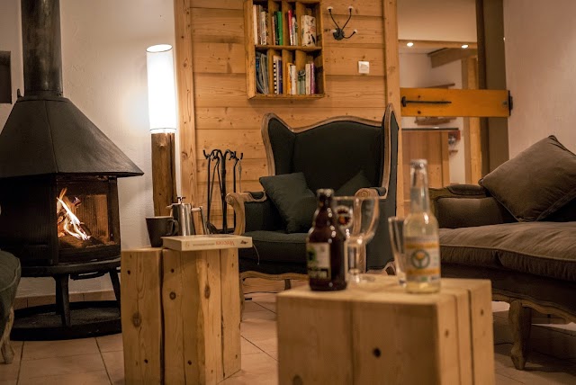 Arcanson : Gîte/hôtel et Agence de voyages
