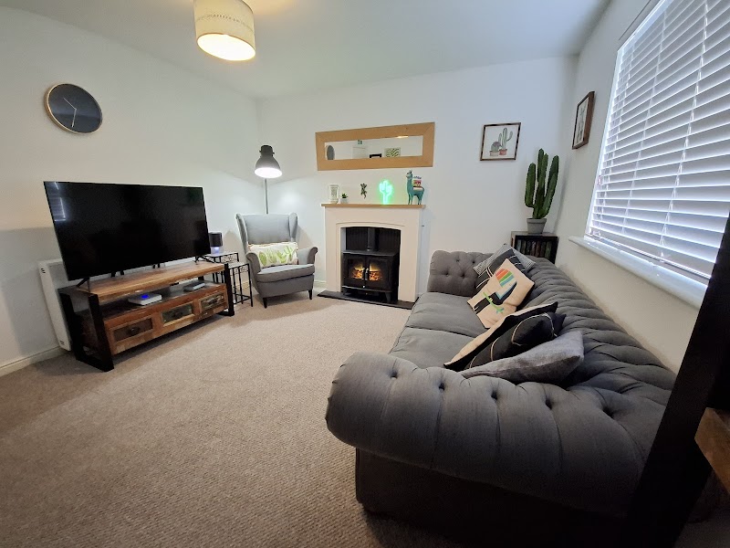 Cosy Cactus Flat - Self Catering Accommodation in Paisley, Scotland, United Kingdom photo 3