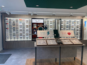 Photo n°8 de Opticien SIX FOURS LES PLAGES Générale d'Optique à Six-Fours-les-Plages (Magasin de lunettes de soleil)