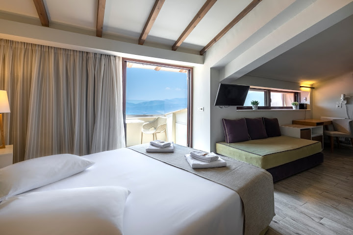 Fedriades Hotel by null