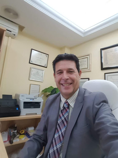 Carlos Álvarez abogado