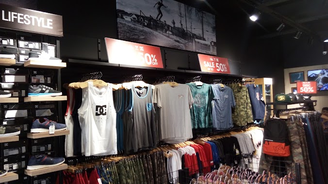 Quiksilver Outlet Rawamangun, Author: Quiksilver Outlet Rawamangun