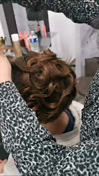 Photo n°2 de Cléopâtre coiffure mixte et esthétique à Toulouse (Salon de coiffure)