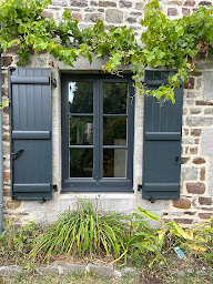 Photo n°4 de SAS MENUISERIE LEPRETRE à Heugueville-sur-Sienne (Menuisier)