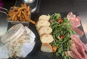 Photo n°1 de - Eyrieux Restaurant - à Les Ollières-sur-Eyrieux (Restaurant)